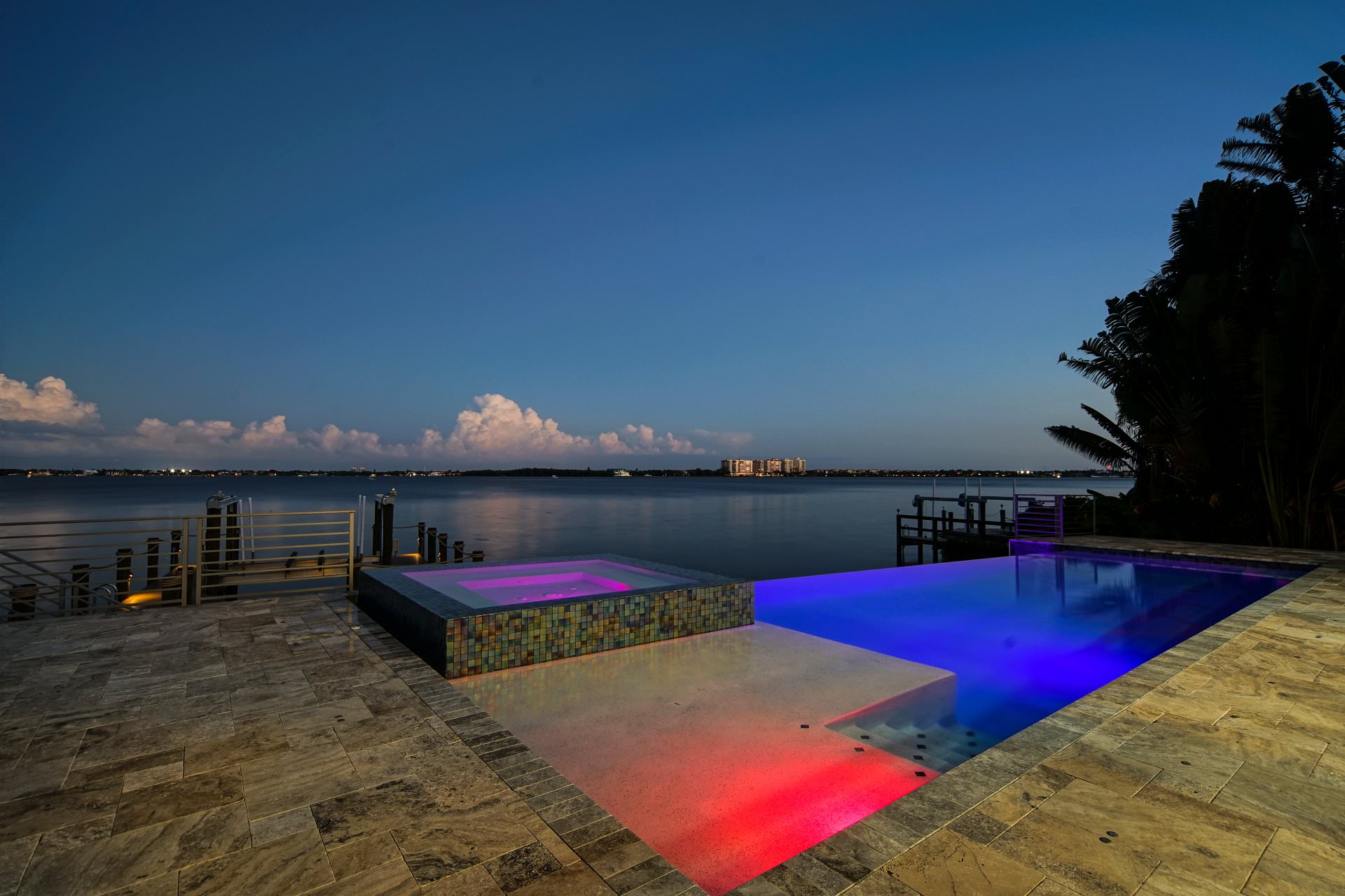 Villa Bequia – Night Pool Out